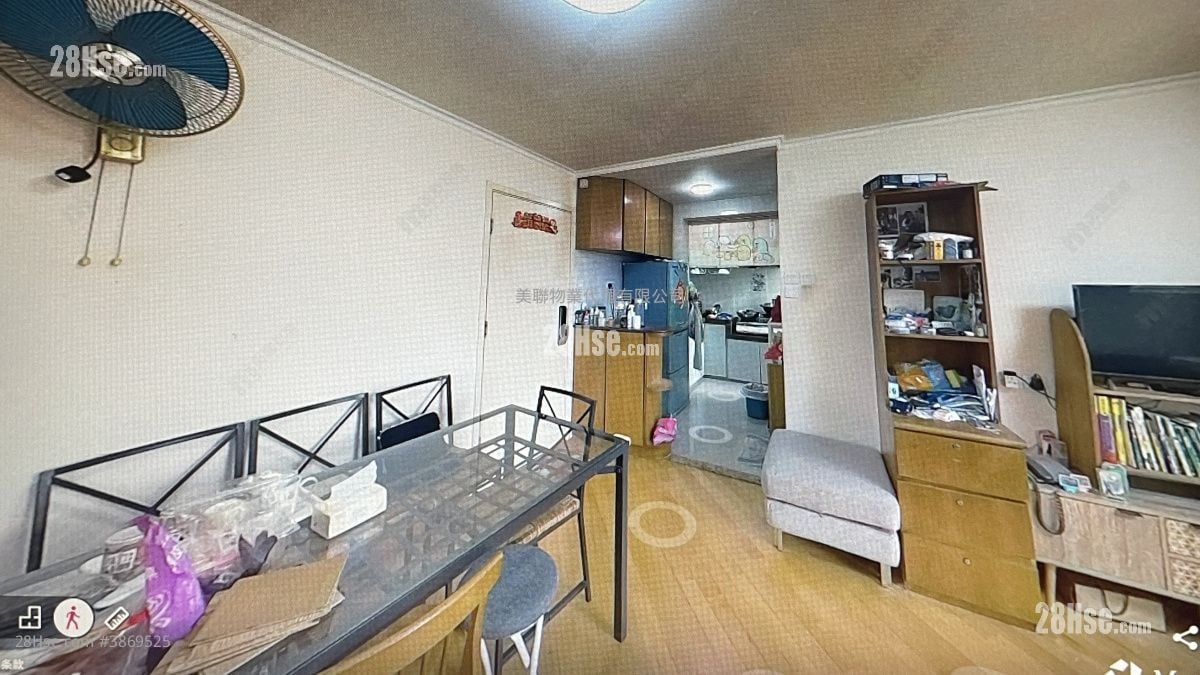 King Shing Court Sell 3 Bedrooms 606 ft²