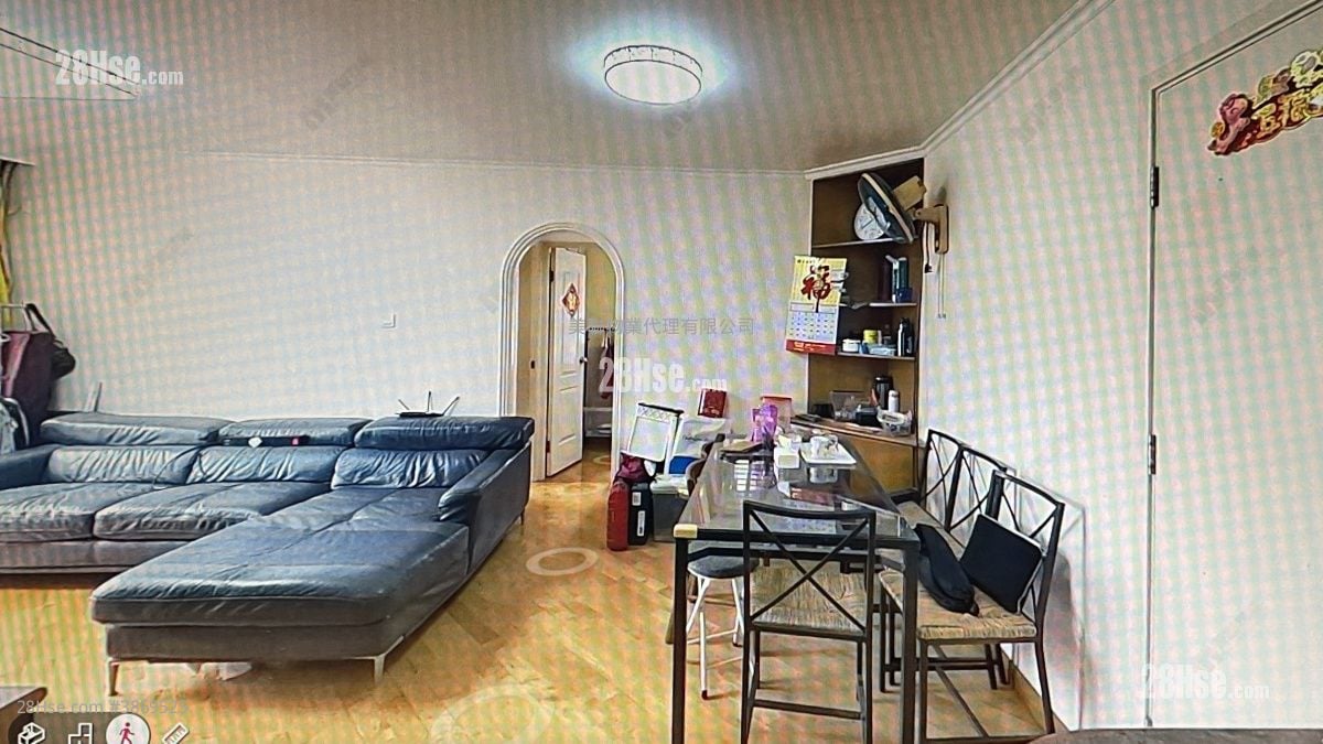King Shing Court Sell 3 Bedrooms 606 ft²