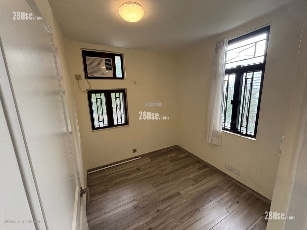 Luk Yeung Sun Chuen Sell 2 Bedrooms 445 ft²