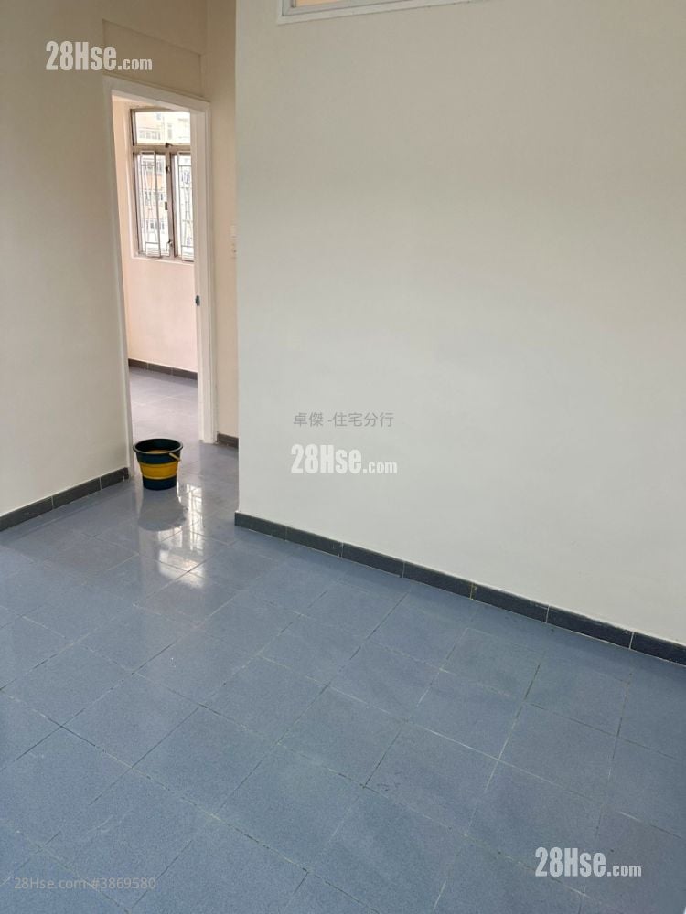 Hoover Court Rental 2 Bedrooms , 1 Bathroom 290 ft²