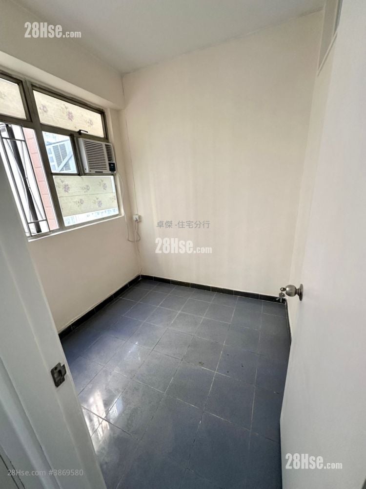 Hoover Court Rental 2 Bedrooms , 1 Bathroom 290 ft²
