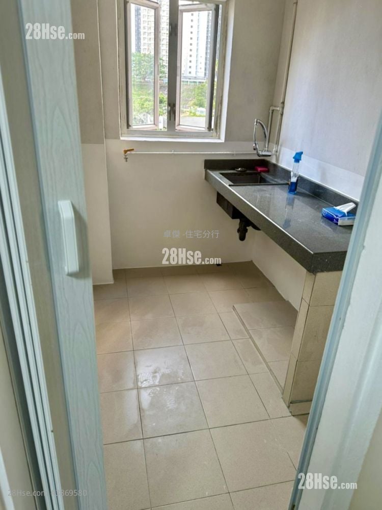 Hoover Court Rental 2 Bedrooms , 1 Bathroom 290 ft²