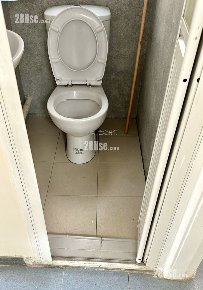 Hoover Court Rental 2 Bedrooms , 1 Bathroom 290 ft²
