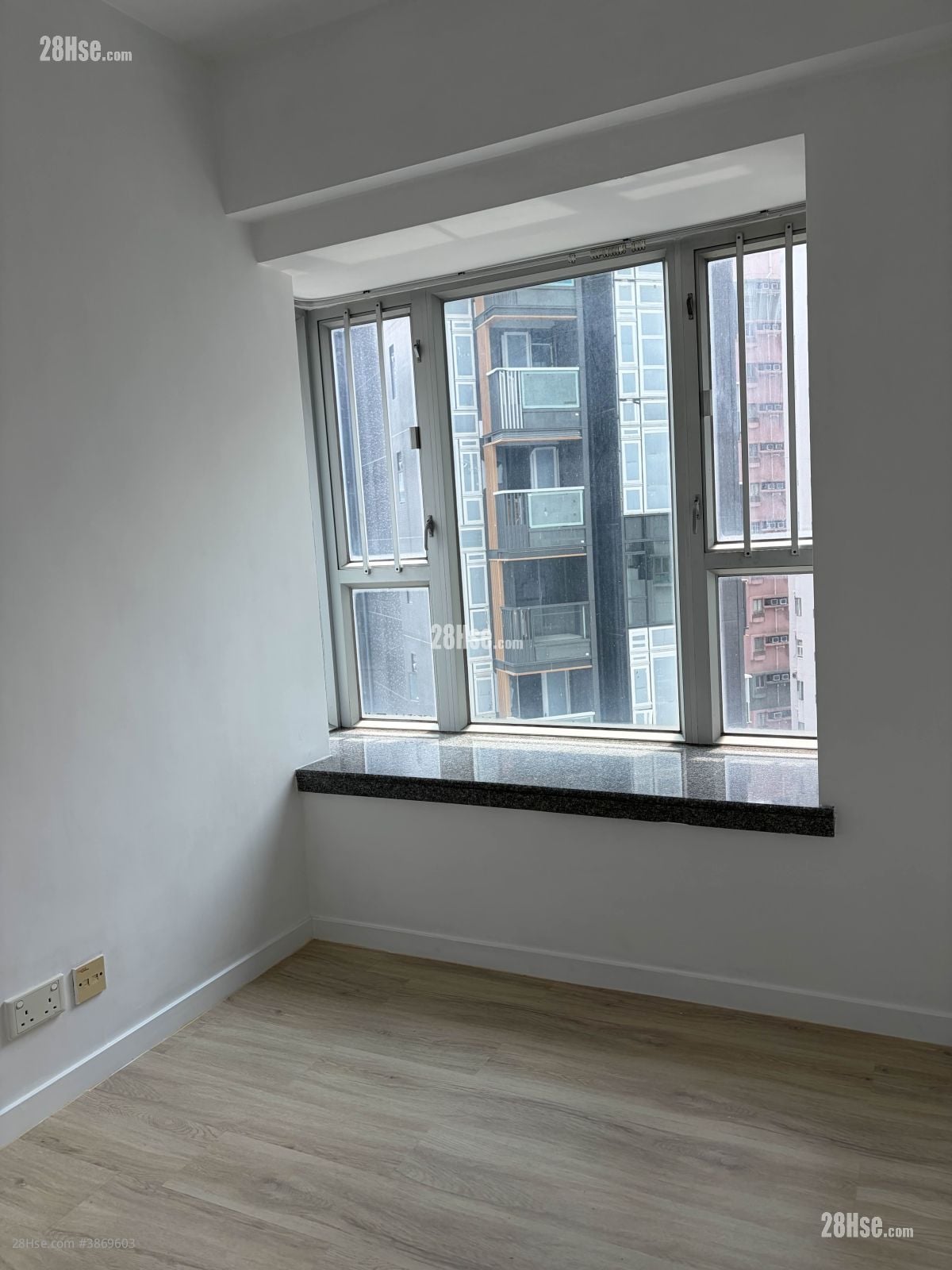 Metro Harbour View Sell 2 Bedrooms , 1 Bathroom 408 ft²