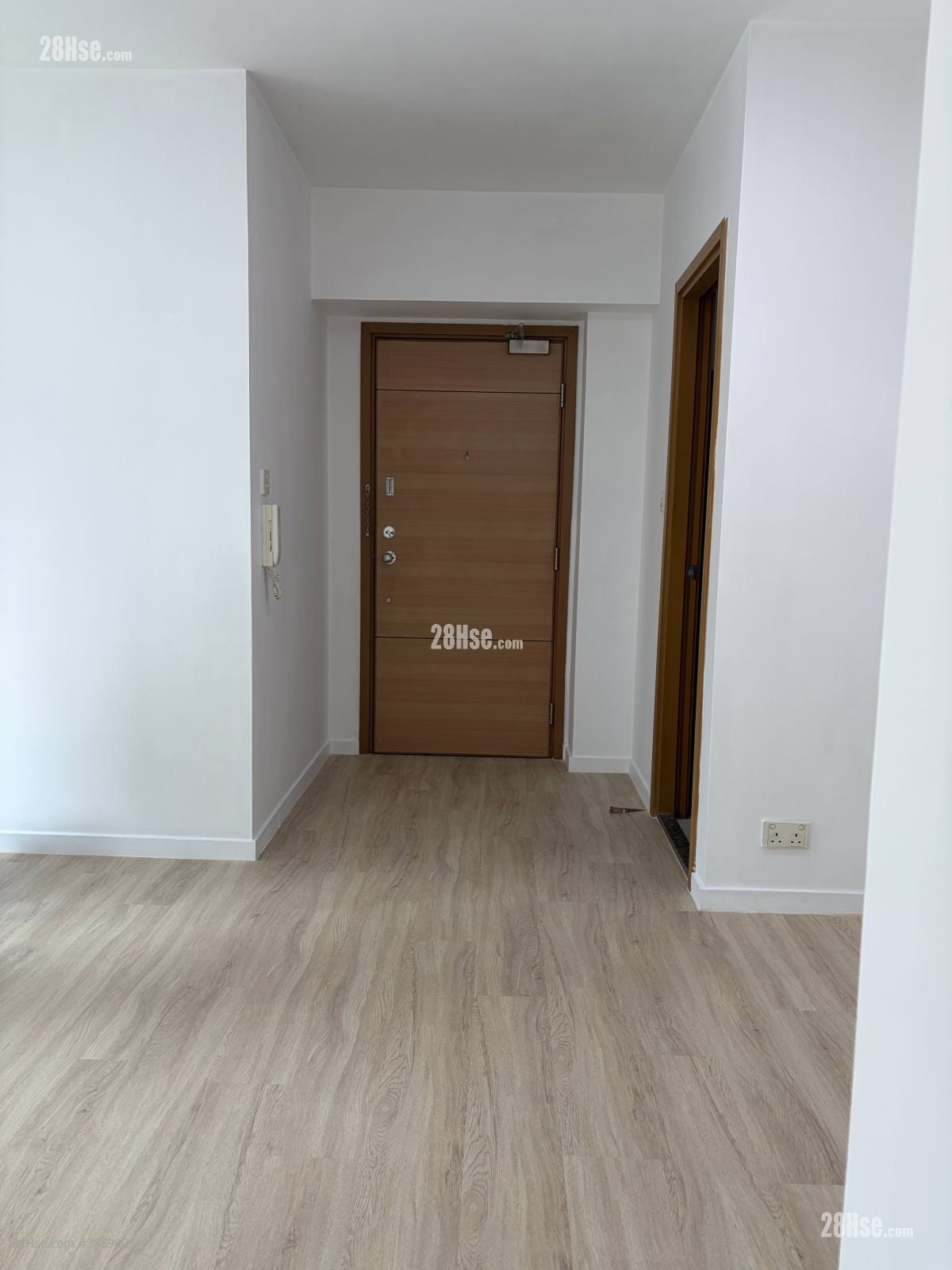 Metro Harbour View Sell 2 Bedrooms , 1 Bathroom 408 ft²