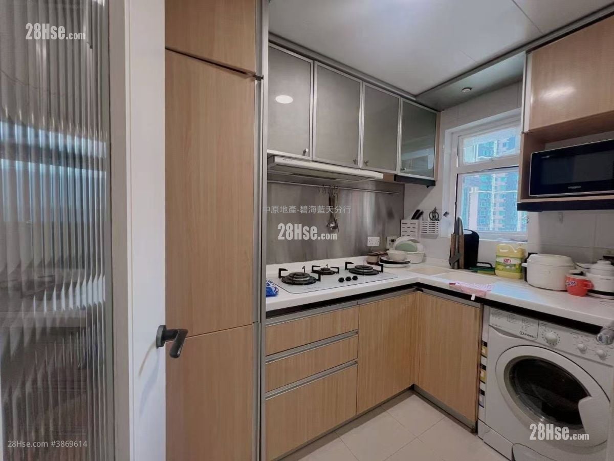Aquamarine Sell 2 Bedrooms , 1 Bathroom 499 ft²