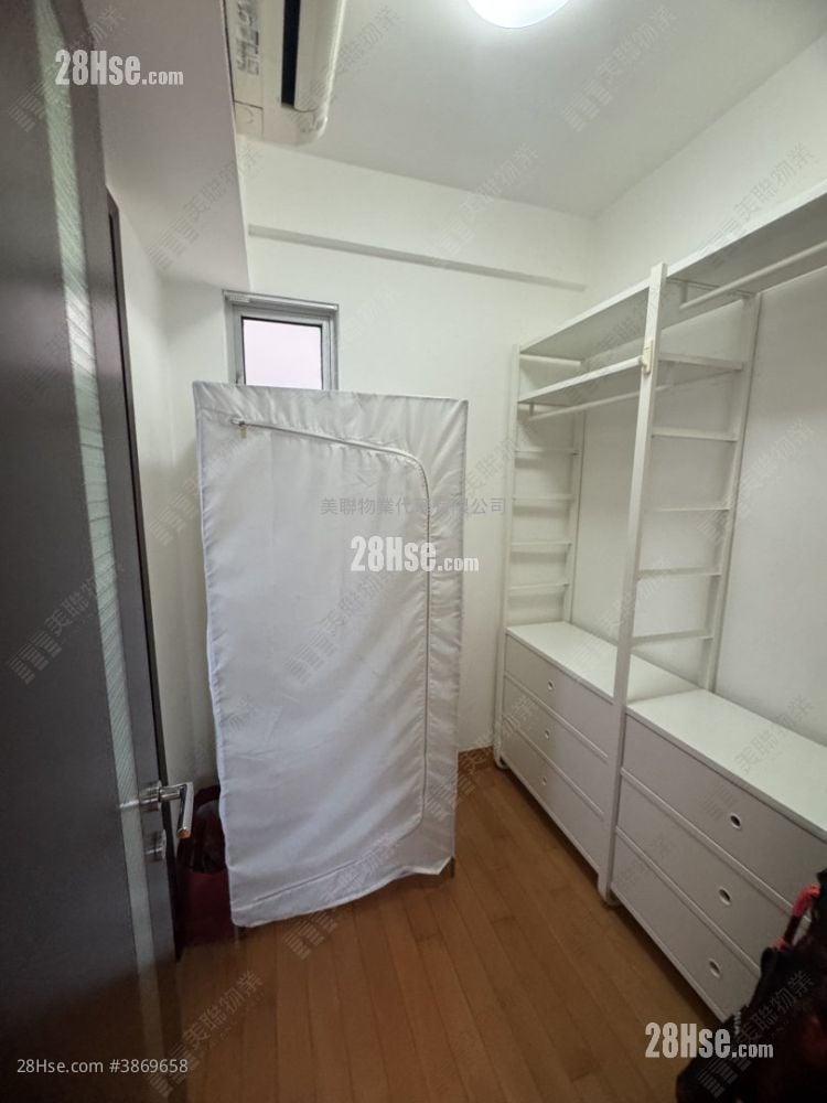The Harbourside Rental 3 Bedrooms 1,068 ft²