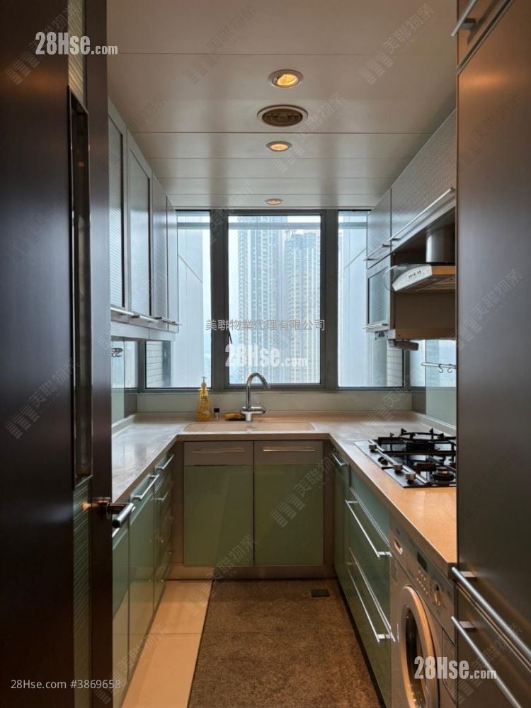 The Harbourside Rental 3 Bedrooms 1,068 ft²