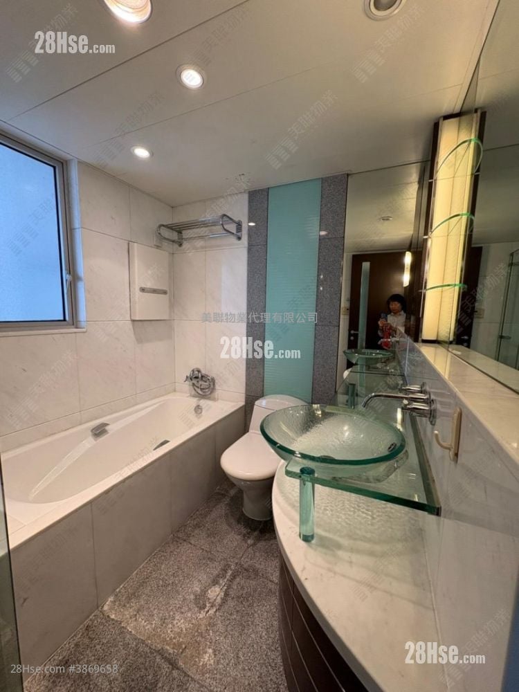 The Harbourside Rental 3 Bedrooms 1,068 ft²
