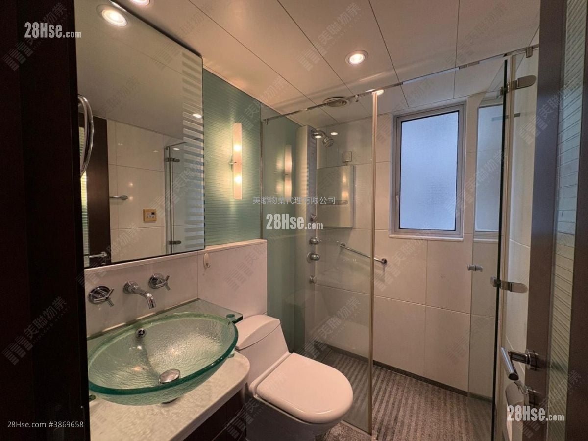 The Harbourside Rental 3 Bedrooms 1,068 ft²