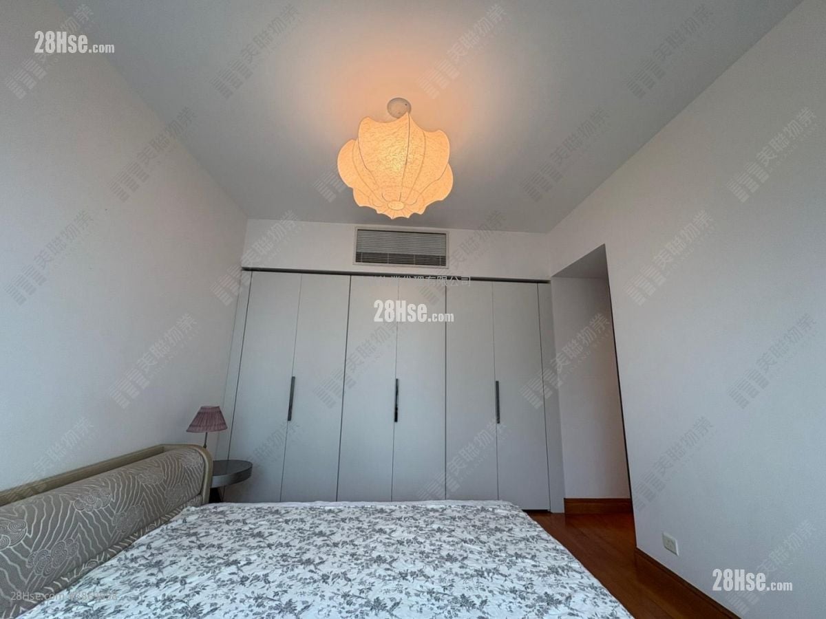 The Harbourside Rental 3 Bedrooms 1,068 ft²