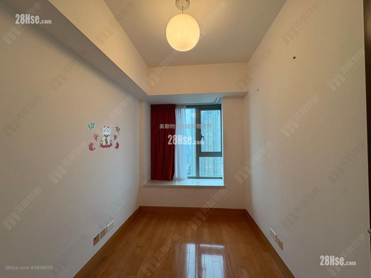 The Harbourside Rental 3 Bedrooms 1,068 ft²