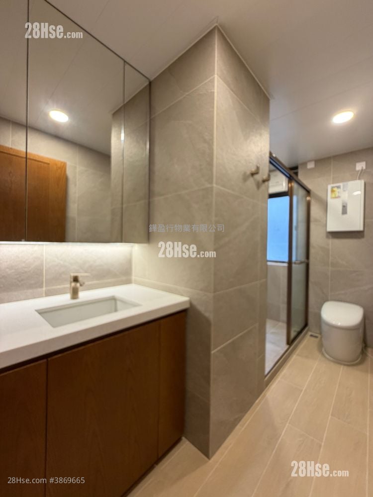 Park Mansions Rental 3 Bedrooms , 2 Bathrooms 1,723 ft²