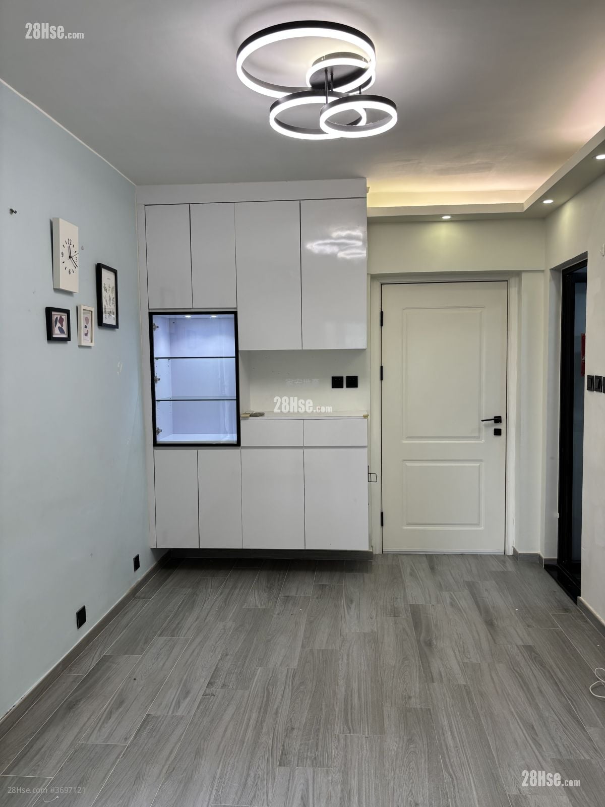 Champion Building Sell 2 Bedrooms , 1 Bathroom 329 ft²