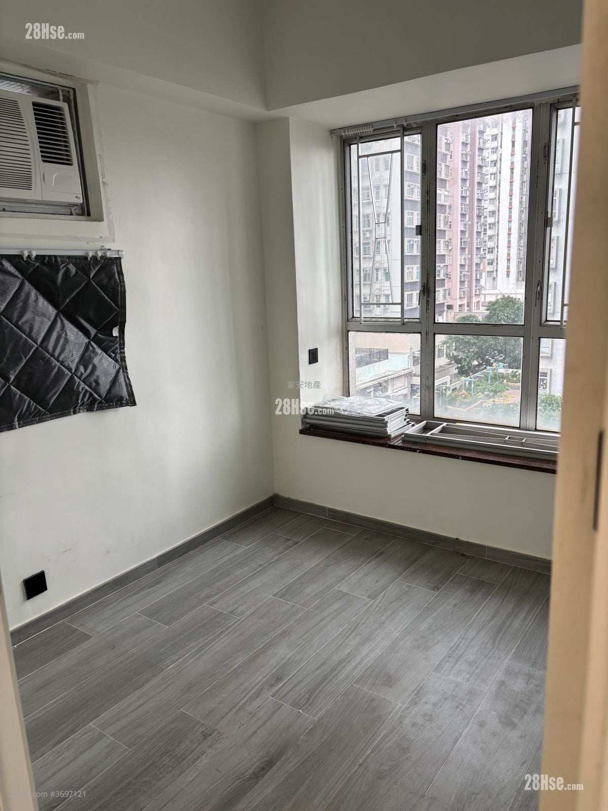 Champion Building Sell 2 Bedrooms , 1 Bathroom 329 ft²