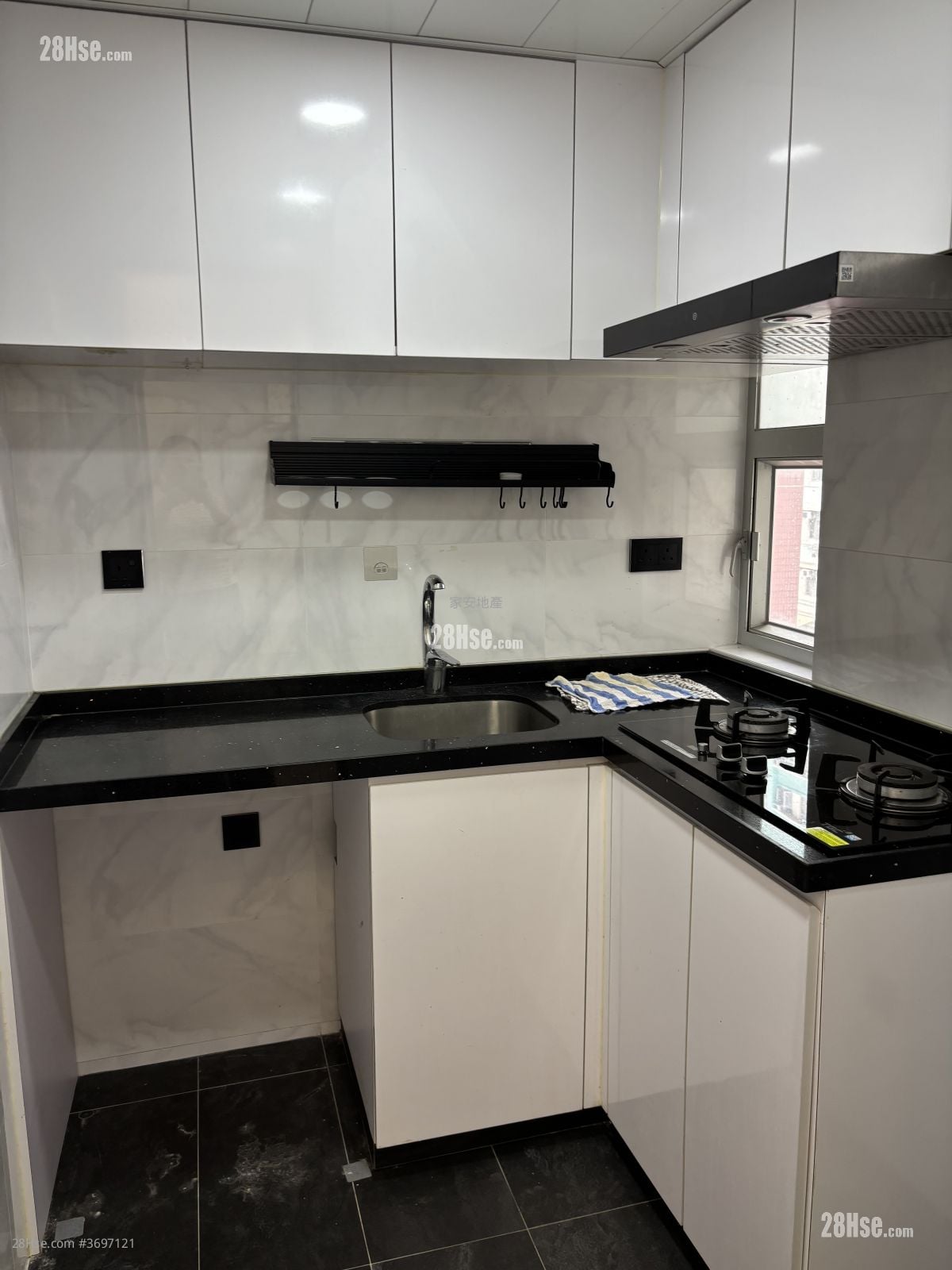 Champion Building Sell 2 Bedrooms , 1 Bathroom 329 ft²