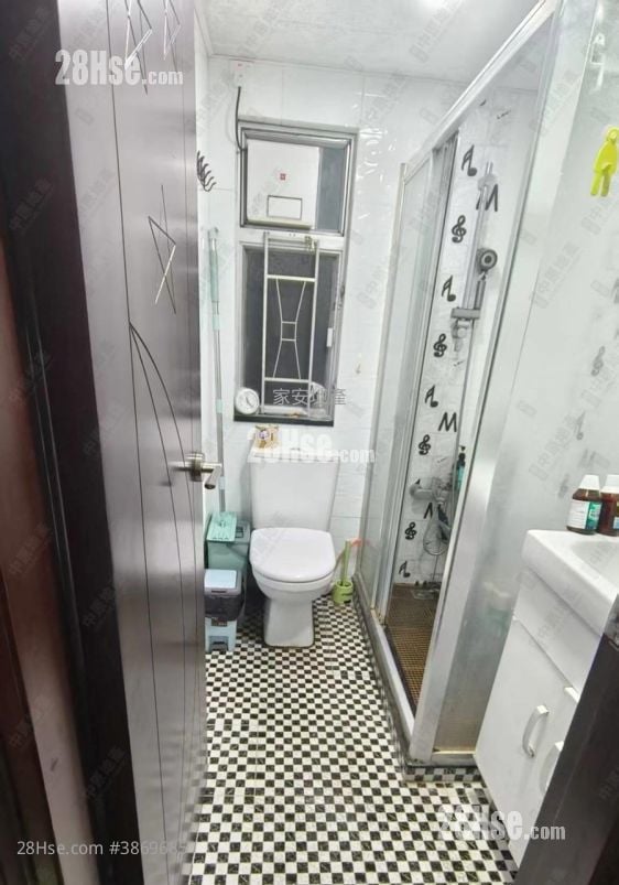 Shun Fung Building Sell 3 Bedrooms , 1 Bathroom 485 ft²