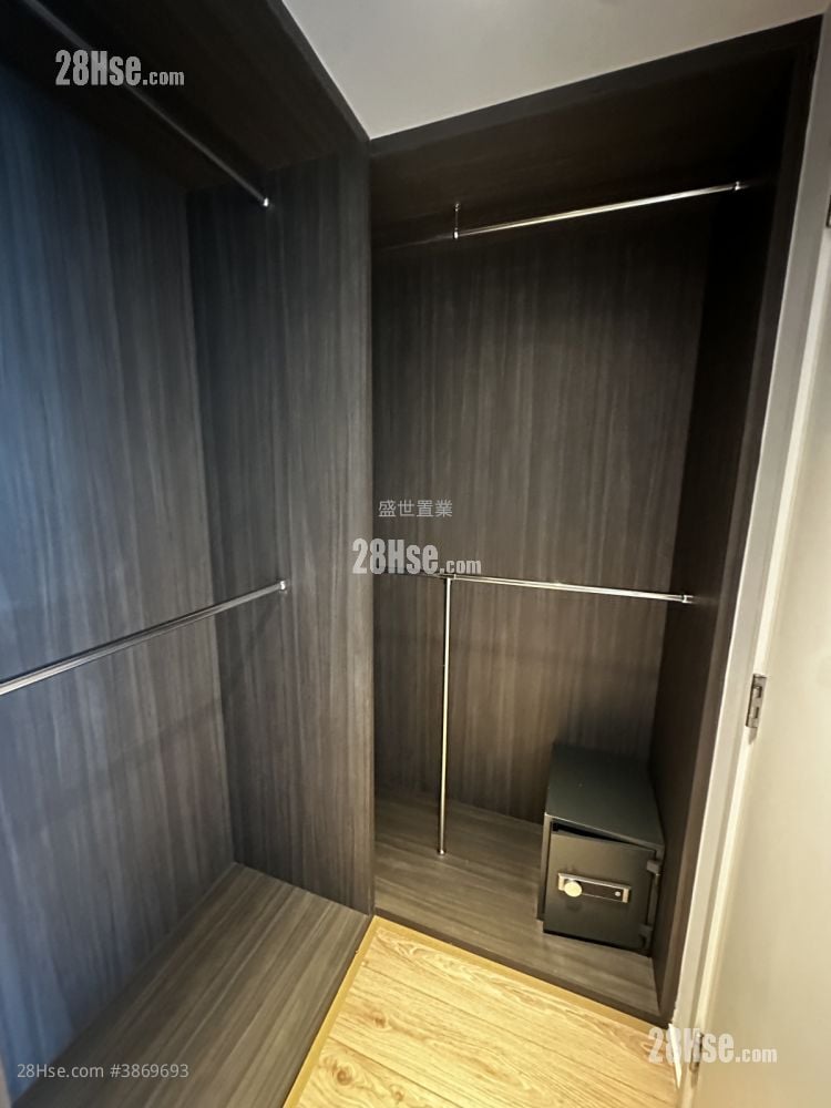 The Palazzo Sell 3 Bedrooms , 2 Bathrooms 940 ft²