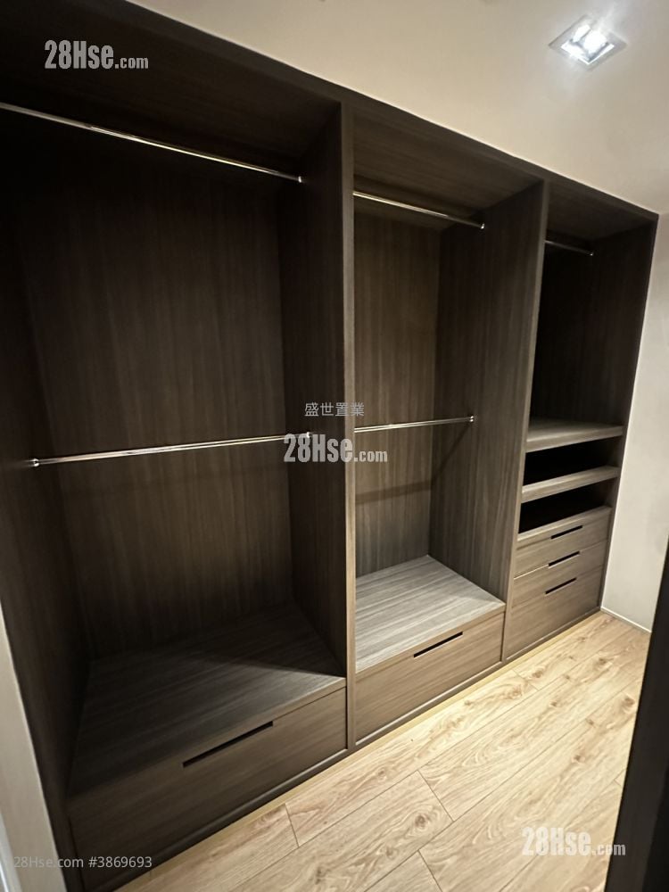 The Palazzo Sell 3 Bedrooms , 2 Bathrooms 940 ft²