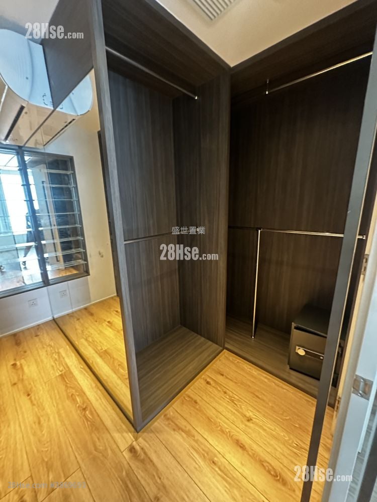 The Palazzo Sell 3 Bedrooms , 2 Bathrooms 940 ft²