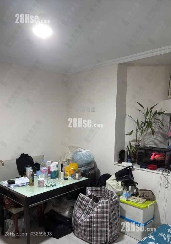 Yuk Ming Court Sell 440 ft²