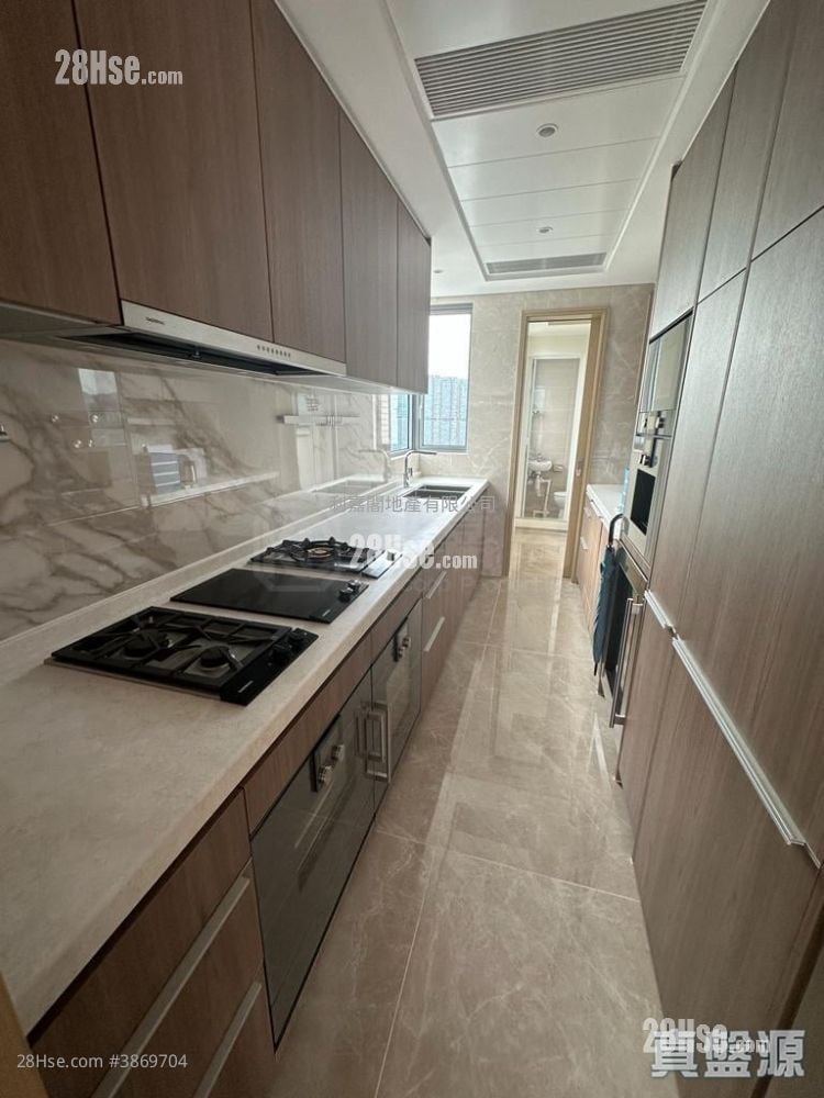 Grand Victoria Rental 4 Bedrooms , 4 Bathrooms 1,390 ft²