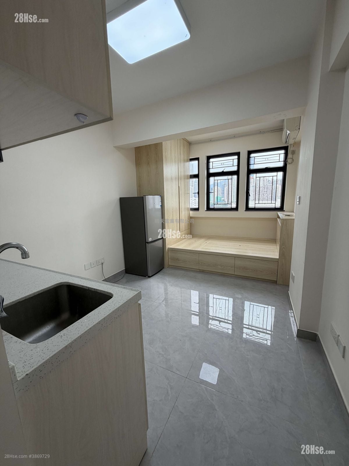 Man Wai Building Rental Studio , 1 Bathroom 180 ft²