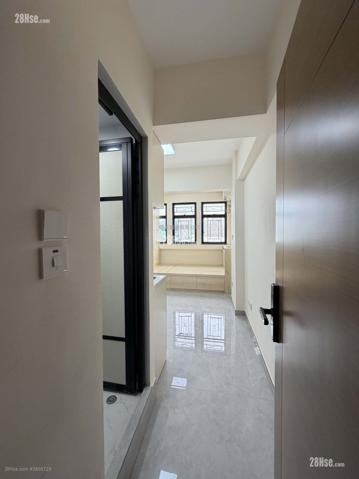 Man Wai Building Rental Studio , 1 Bathroom 180 ft²
