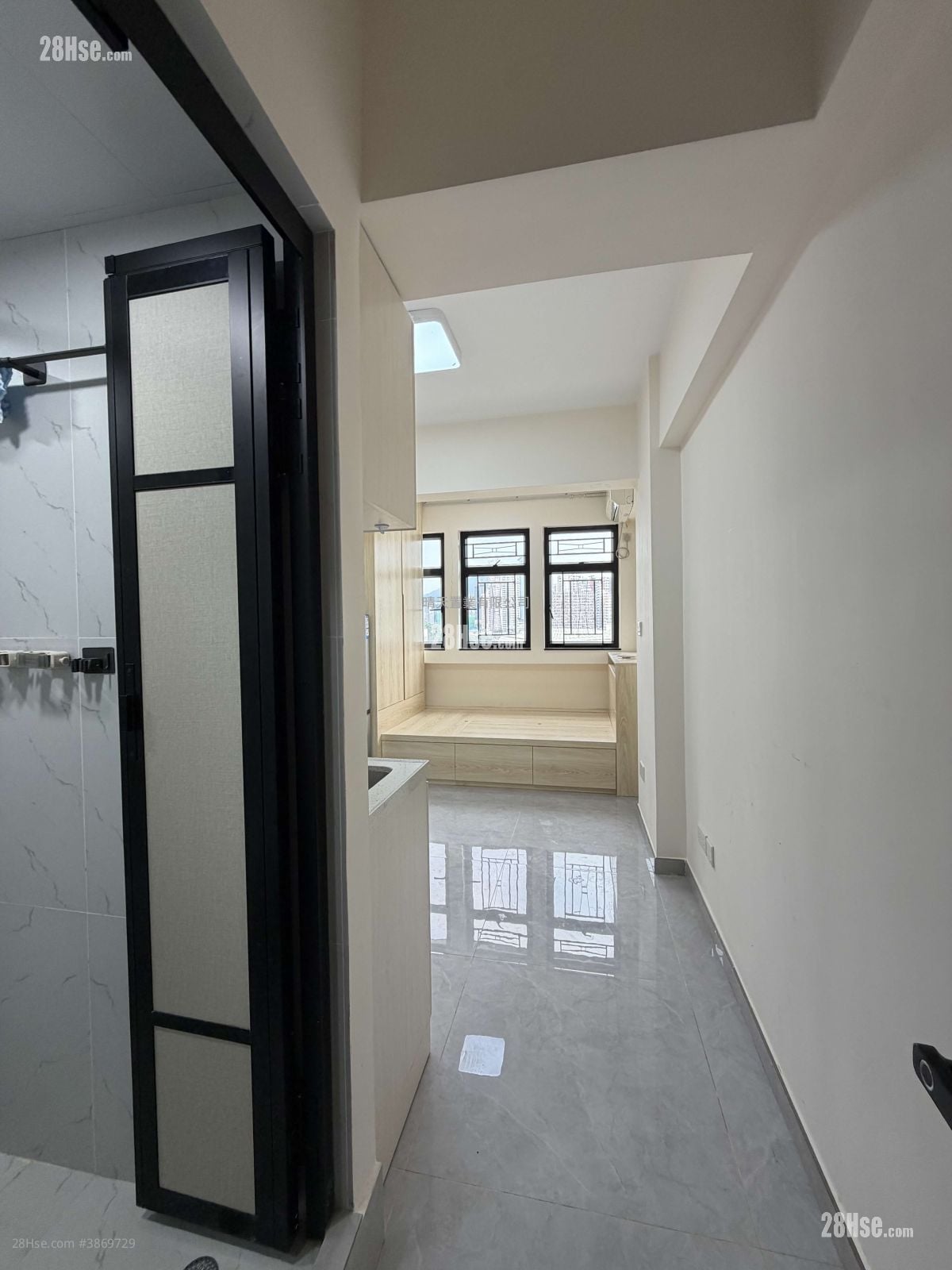 Man Wai Building Rental Studio , 1 Bathroom 180 ft²