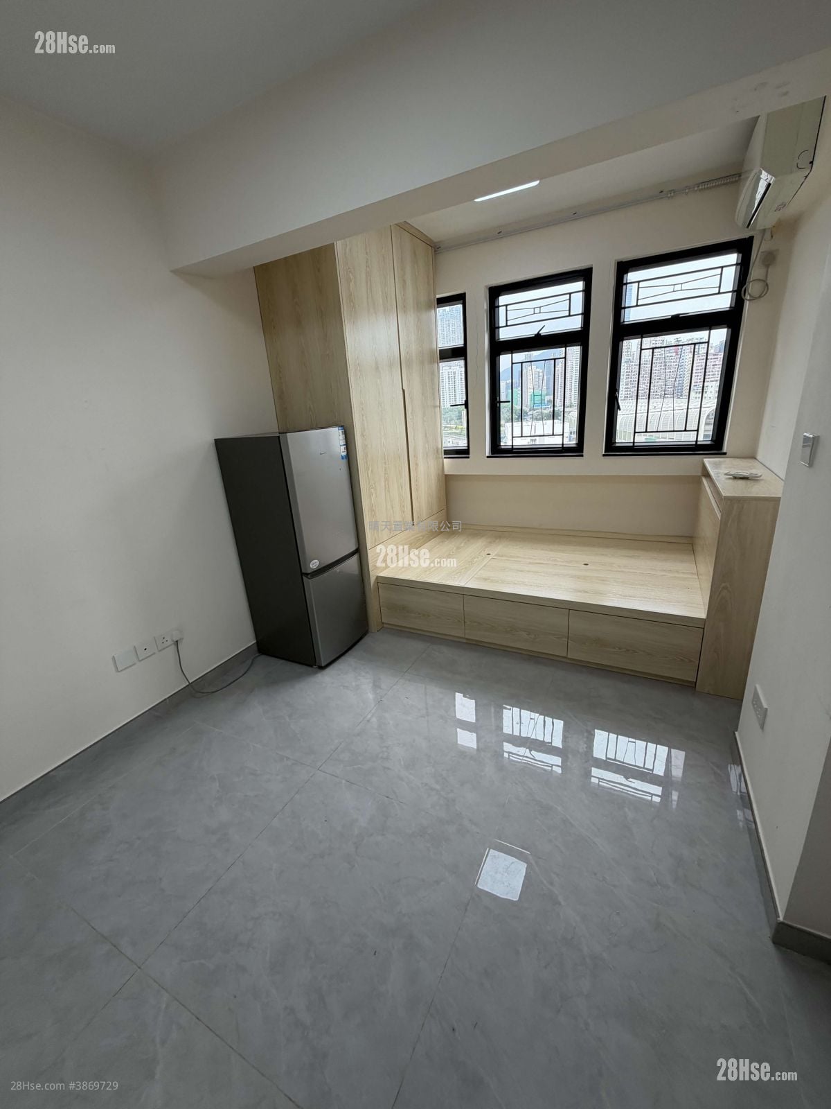 Man Wai Building Rental Studio , 1 Bathroom 180 ft²