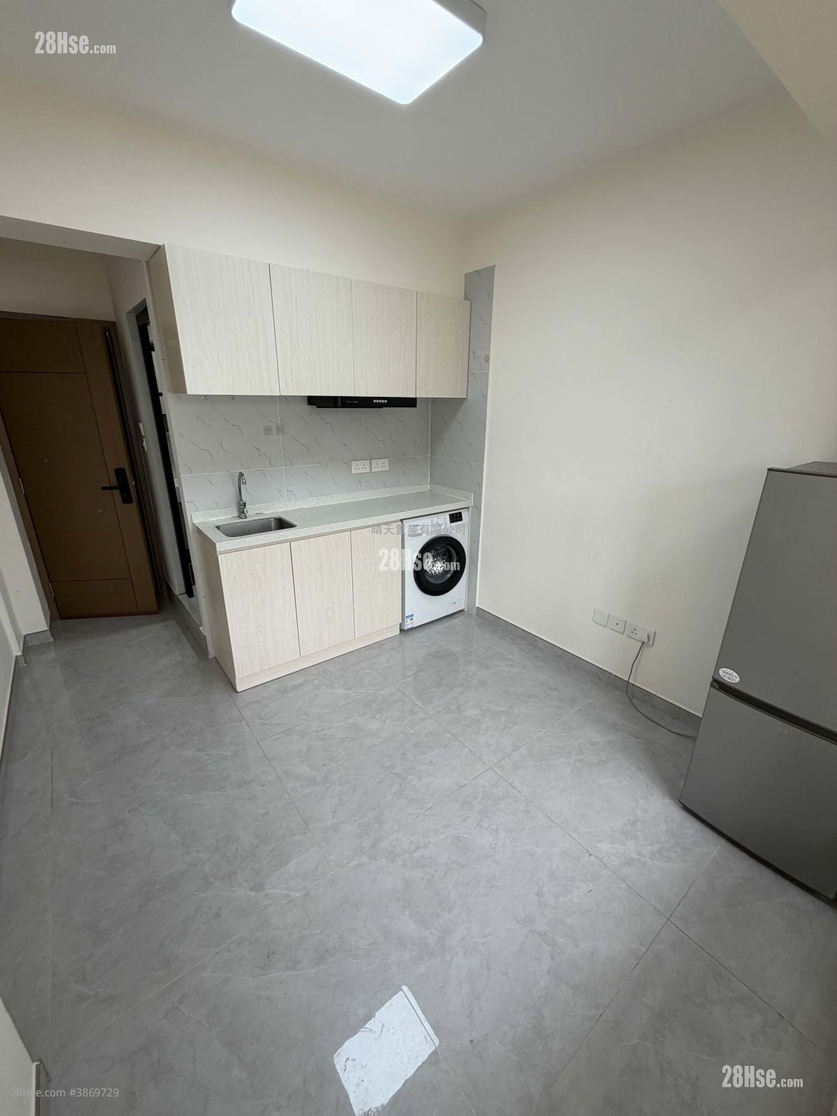 Man Wai Building Rental Studio , 1 Bathroom 180 ft²