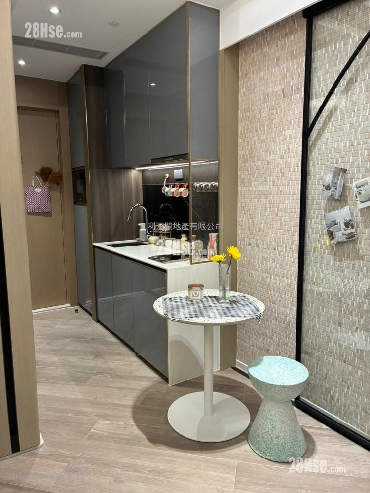 Henley Park Sell 1 Bedroom 384 ft²