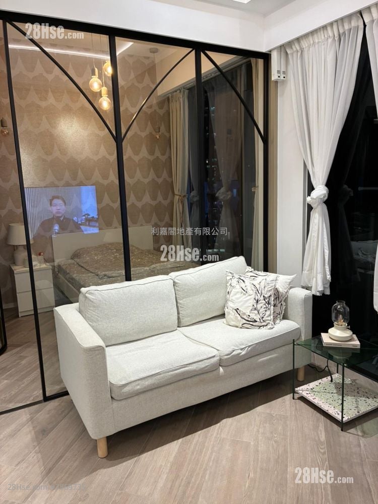 Henley Park Sell 1 Bedroom 384 ft²