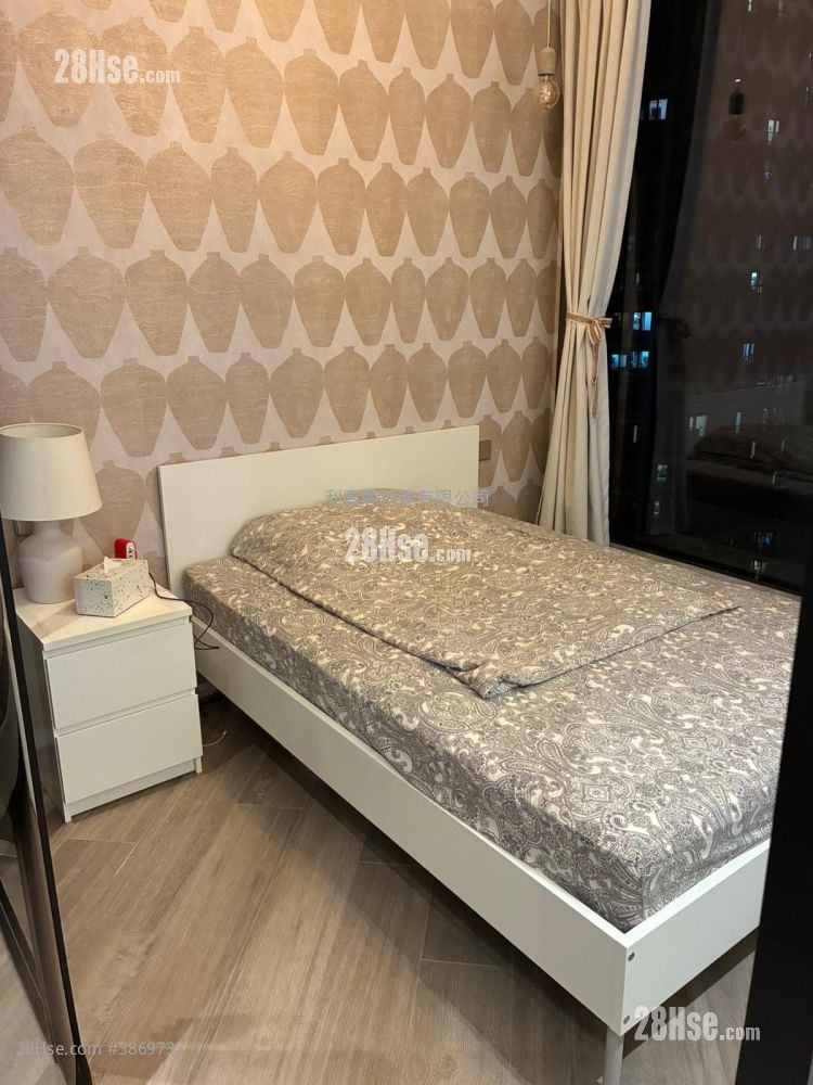 Henley Park Sell 1 Bedroom 384 ft²