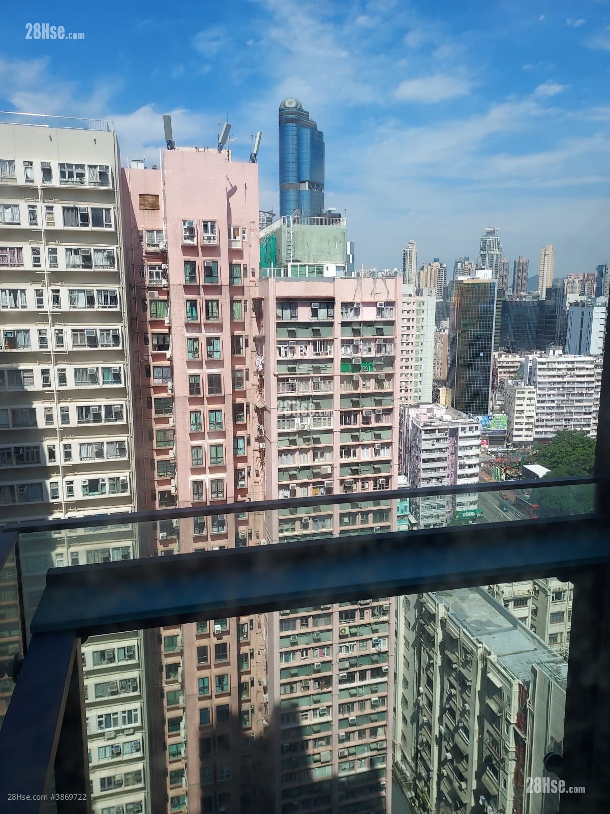 Seven Victory Avenue Rental Studio , 1 Bathroom 180 ft²