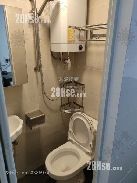 United Building Sell 2 Bedrooms 296 ft²