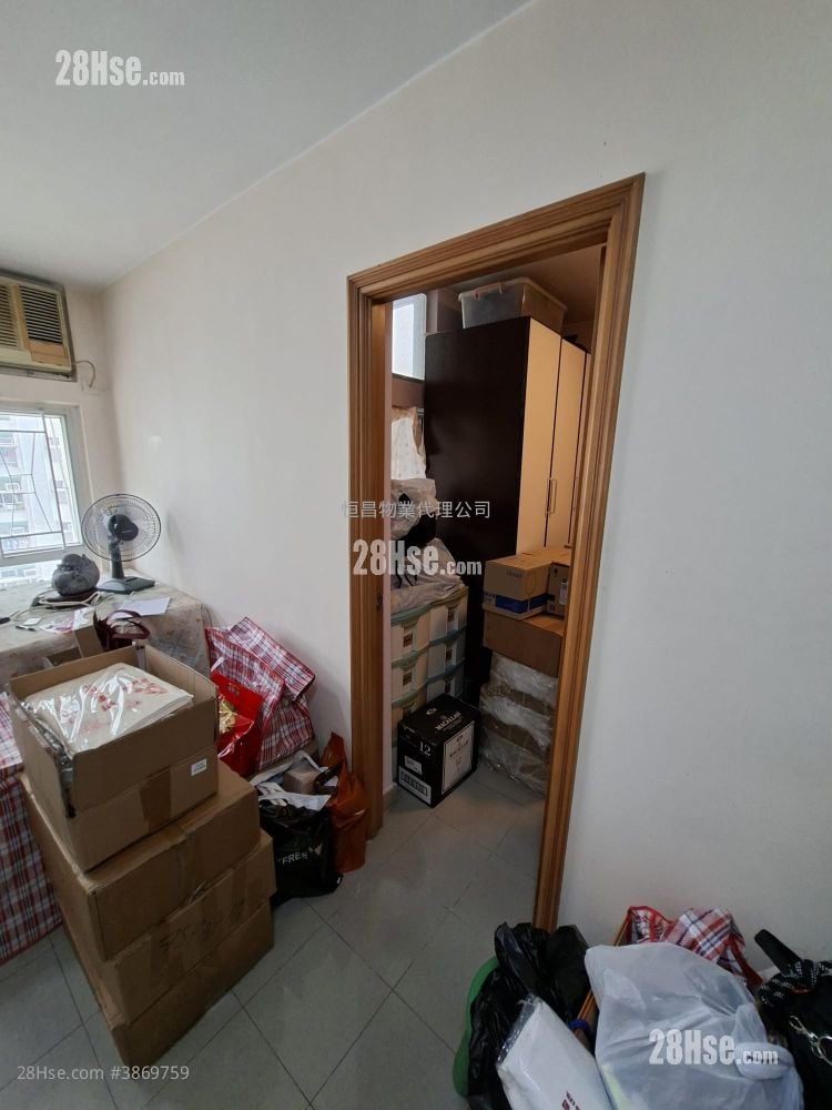 Tin Wang Court Sell 2 Bedrooms 401 ft²