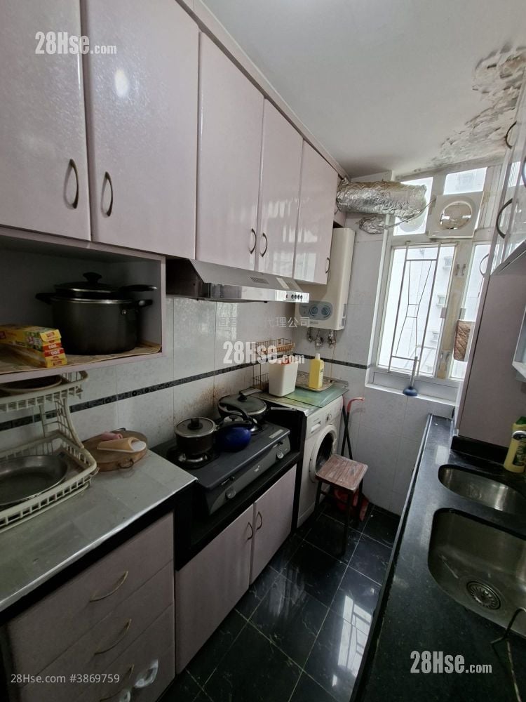 Tin Wang Court Sell 2 Bedrooms 401 ft²