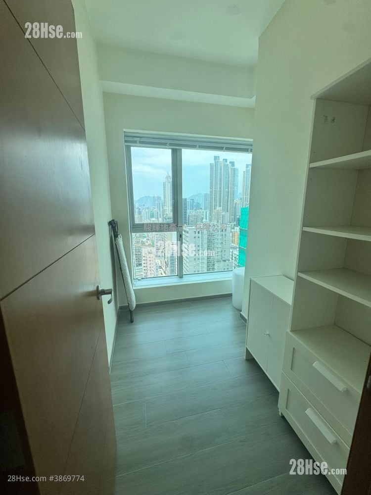 Grand Metro Rental 3 Bedrooms , 2 Bathrooms 699 ft²