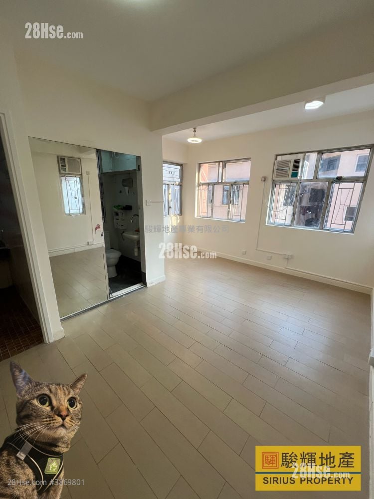 Godfrey Centre Rental Studio , 1 Bathroom 237 ft²