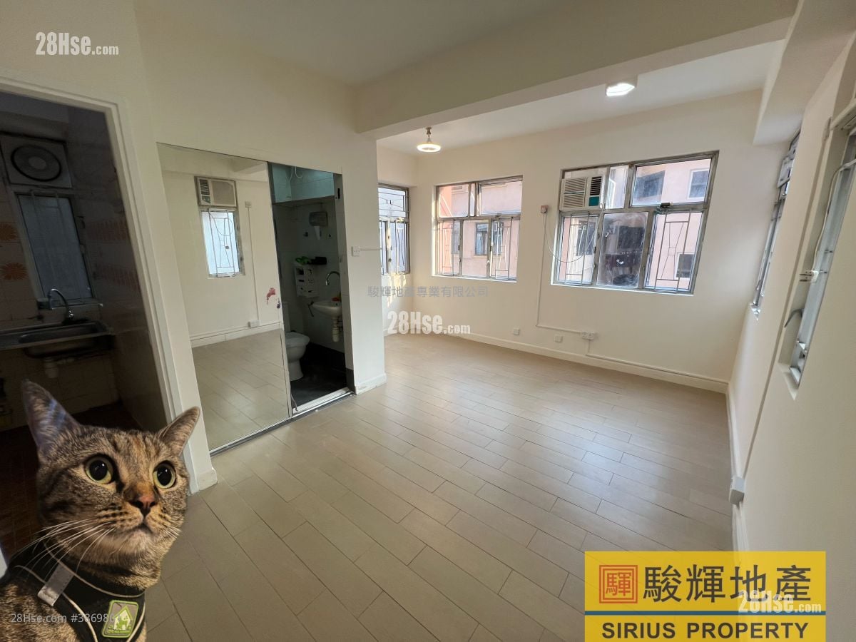 Godfrey Centre Rental Studio , 1 Bathroom 237 ft²