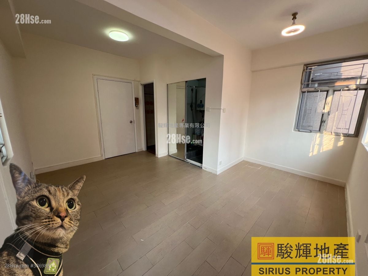 Godfrey Centre Rental Studio , 1 Bathroom 237 ft²
