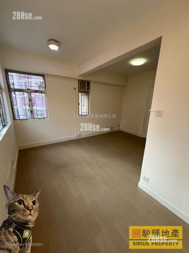 Godfrey Centre Rental Studio , 1 Bathroom 237 ft²