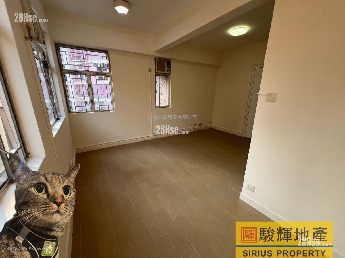 Godfrey Centre Rental Studio , 1 Bathroom 237 ft²
