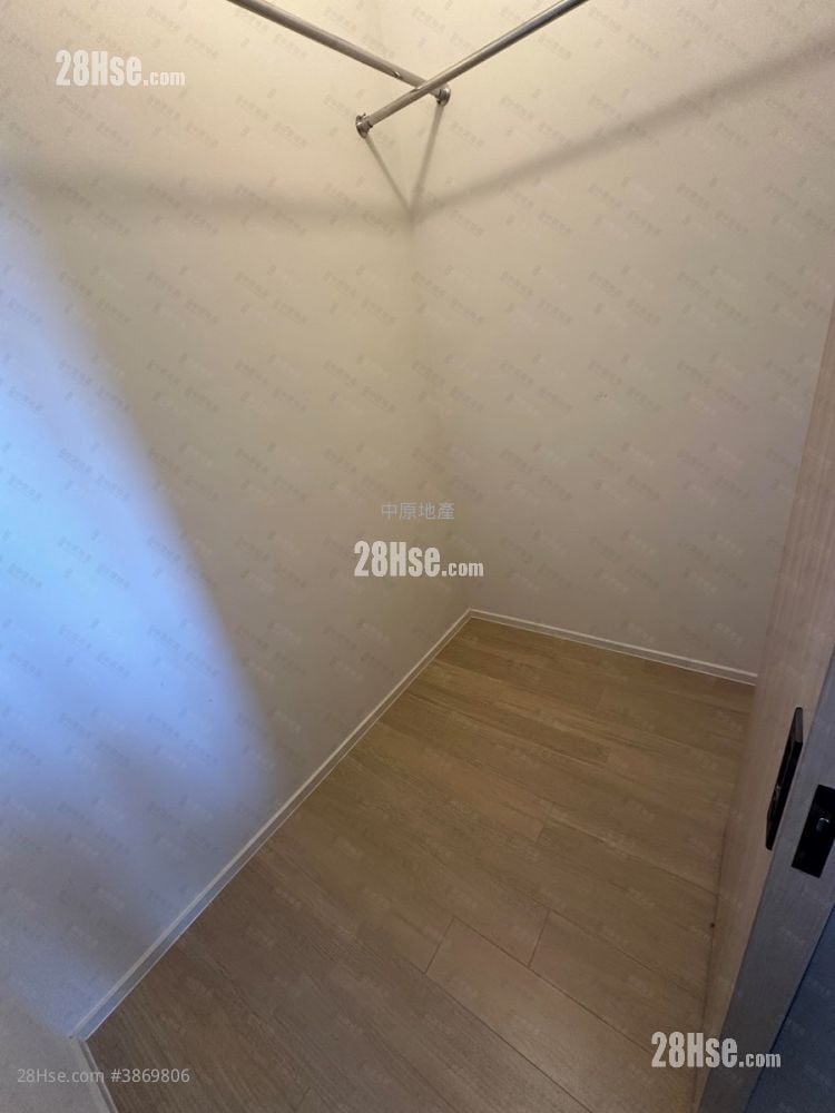 One Innovale Sell 1 Bedroom , 1 Bathroom 302 ft²