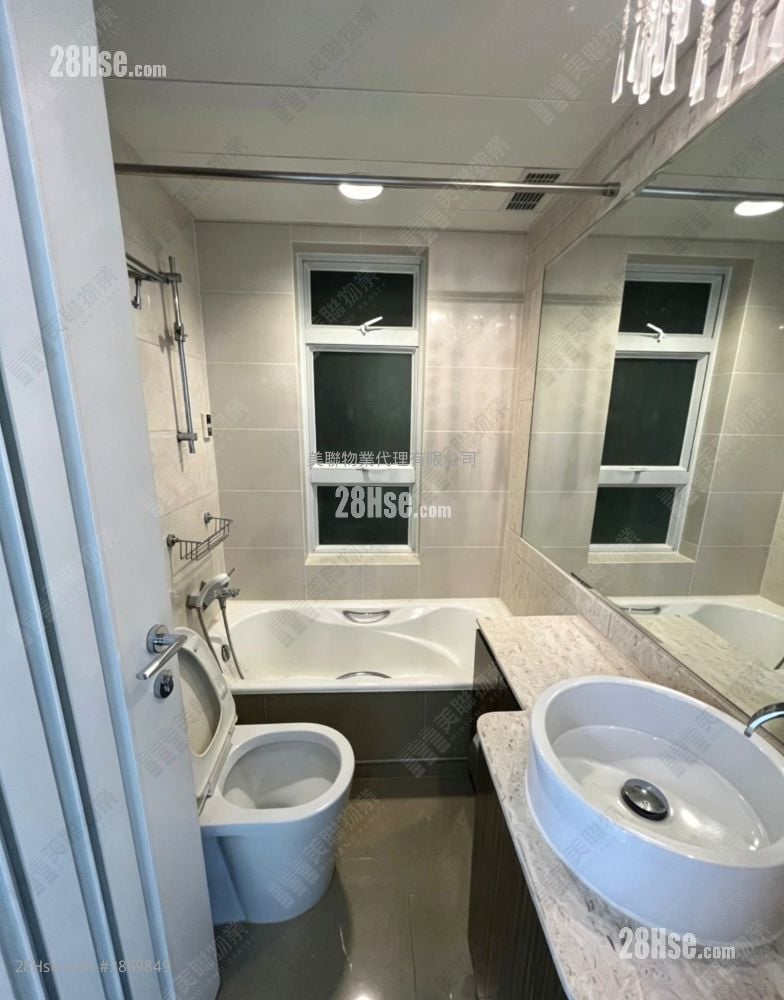 Le Prestige Rental 3 Bedrooms , 2 Bathrooms 728 ft²