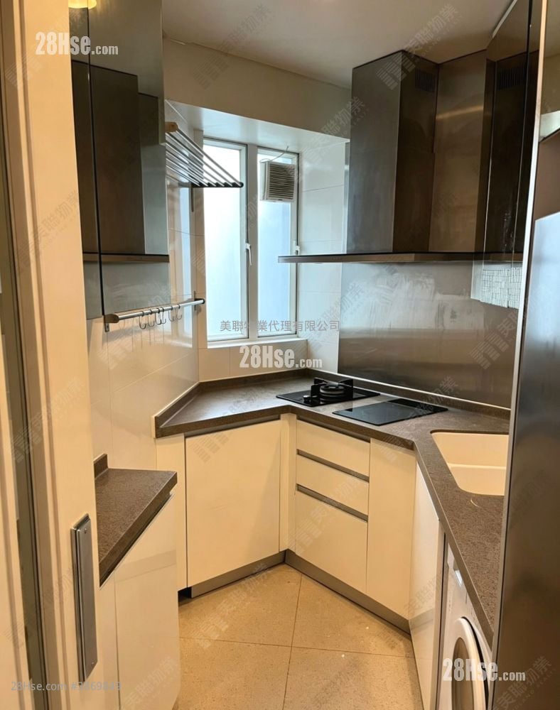 Le Prestige Rental 3 Bedrooms , 2 Bathrooms 728 ft²