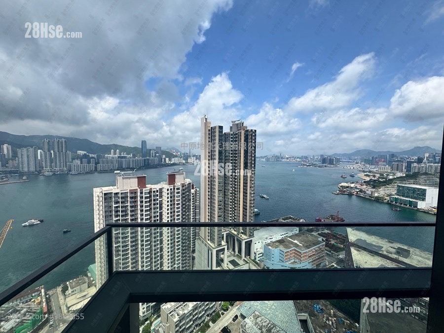 Maya Sell 2 Bedrooms 547 ft²