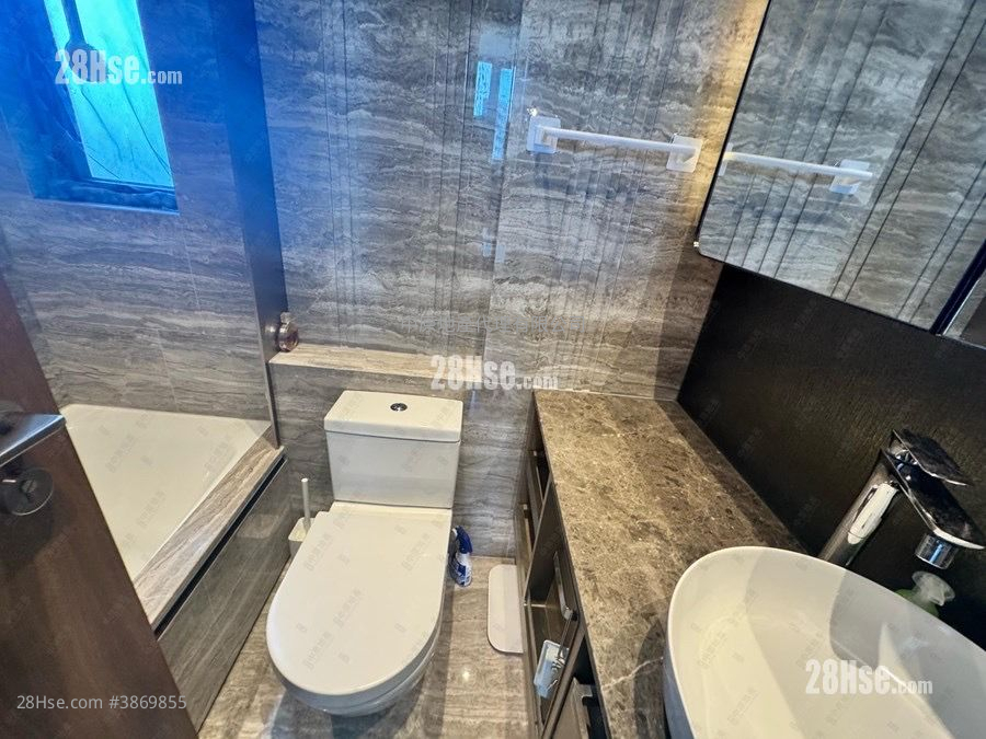 Maya Sell 2 Bedrooms 547 ft²