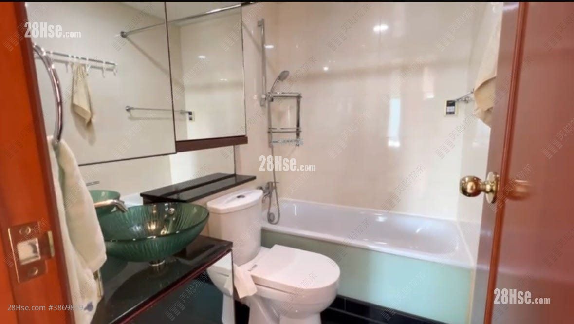 Residence Oasis Sell 4 Bedrooms , 2 Bathrooms 943 ft²
